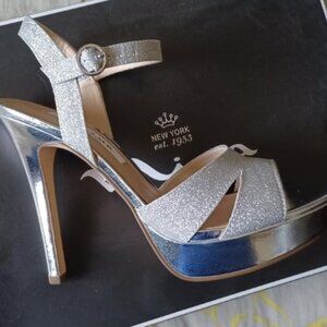 Nina Shara Silver Glitter Strappy Sandal 7 NEW